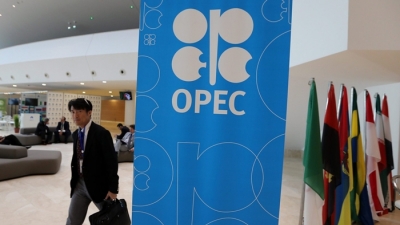 Giá dầu tăng cao, OPEC và Nga thảo luận lại chiến lược cắt giảm sản lượng