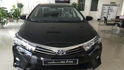 Không chịu được nhiệt, Toyota tiếp tục đại hạ giá Altis, Innova và Vios