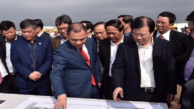 Phó Thủ tướng thăm Vinfast: Kỳ vọng ô tô Việt cạnh tranh sòng phẳng với ô tô nhập khẩu