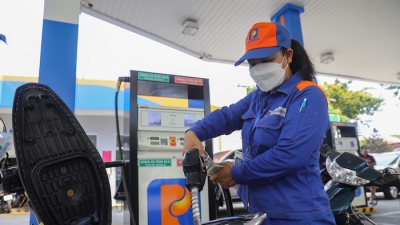 Giá xăng dầu ‘lao dốc không phanh’, giảm thêm 1.140 - 1.310 đồng/lít