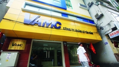 Ngân hàng bán nợ cho VAMC: Vướng trong xử lý tài sản bảo đảm