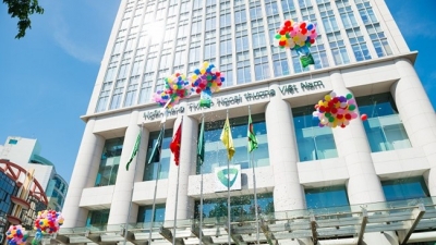 Vietcombank báo lãi trước thuế 8.212 tỷ, nợ xấu giảm còn 1,44%