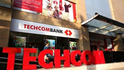 Techcombank lãi ‘ngoạn mục’ trên 8.000 tỷ năm 2017, tiến sát VPBank và BIDV