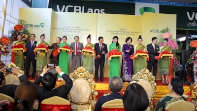 Phó Tổng giám đốc Vietcombank làm Chủ tịch Hội đồng quản trị ngân hàng con tại Lào