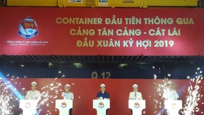 Tân Cảng Sài Gòn 'phát lệnh' xuất lô hàng đầu tiên chào Xuân Kỷ Hợi