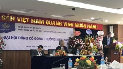 Phiên thảo luận ĐHCĐ Vinaconex: Chủ tịch Đào Ngọc Thanh 'chỉ trả lời theo phiếu đăng ký'