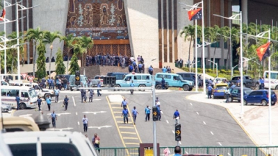 Cảnh sát Papua New Guinea đập phá nhà Quốc hội đòi tiền phục vụ APEC