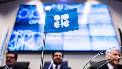 OPEC và Nga nhất trí giảm sản lượng dầu, ‘dội gáo nước lạnh’ vào Mỹ