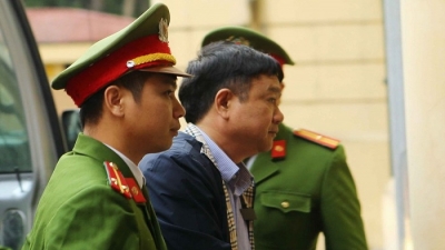 Hình ảnh ông Đinh La Thăng hầu tòa lần 2 trong vụ PVN thiệt hại 800 tỷ
