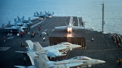Hình ảnh siêu tàu sân bay USS Carl Vinson tại Đà Nẵng