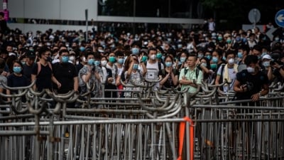 Hong Kong hoãn thảo luận dự luật dẫn độ trước sức ép biểu tình
