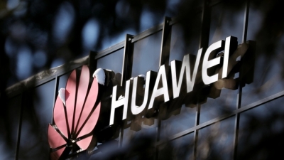 Báo Anh: Mỹ dọa không ký thỏa thuận thương mại nếu London bắt tay Huawei