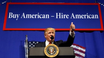 Lệnh ngưng cấp visa lao động của ông Trump vấp phải chỉ trích trong nước