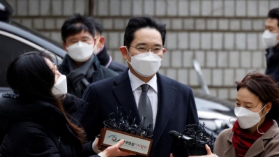 ‘Thái tử’ Samsung Lee Jae-yong lĩnh án 30 tháng tù vì hối lộ