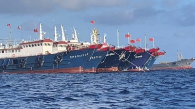 Thế giới tuần qua: Indonesia rơi vào ‘hố đen’ Covid-19, tàu Trung Quốc bị tố xả thải ra Biển Đông