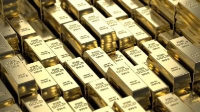 Tìm chốn an toàn trước nhiều rủi ro, người dân toàn cầu đổ tiền trữ vàng