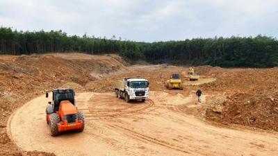 Quảng Trị: Giao 5 mỏ đất không qua đấu giá cho nhà thầu làm cao tốc Vạn Ninh - Cam Lộ