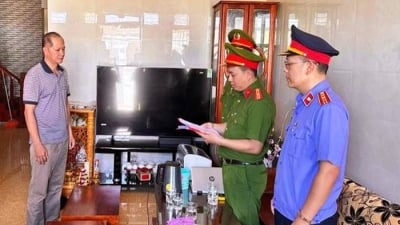 Bắt 2 phó giám đốc trung tâm đăng kiểm ở Quảng Bình