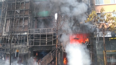 Cháy dữ dội trên phố Trần Thái Tông, Cầu Giấy