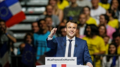 Pháp có tổng thống mới gốc ngân hàng, trẻ nhất lịch sử