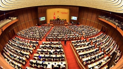 Quốc hội quyết giữ mục tiêu tăng trưởng GDP 6,8%