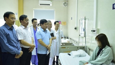 Hà Nội: Phó chủ tịch thăm 'nạn nhân ma túy', Giám đốc Sở muốn cấm DJ