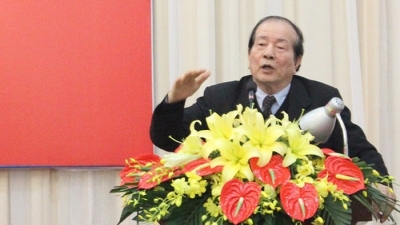 Nhà thơ Hữu Thỉnh kêu khổ, xin Thủ tướng ‘hỗ trợ sáng tạo cho văn nghệ sĩ giai đoạn 2021 – 2025’