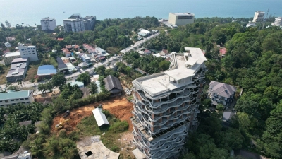 Tháo dỡ khách sạn 12 tầng xây trái phép ở Phú Quốc