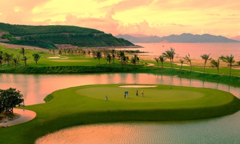 Ảnh đẹp về những sân golf bên biển nổi tiếng Việt Nam