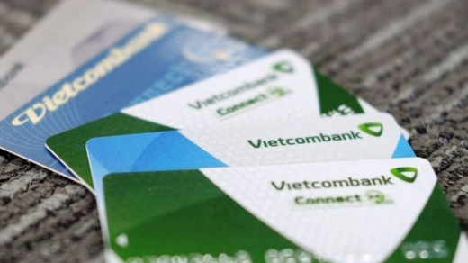 Vietcombank dừng tăng phí rút tiền ATM