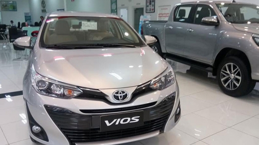 Toyota xả hàng Vios thế hệ cũ, 'tung hứng' phiên bản mới