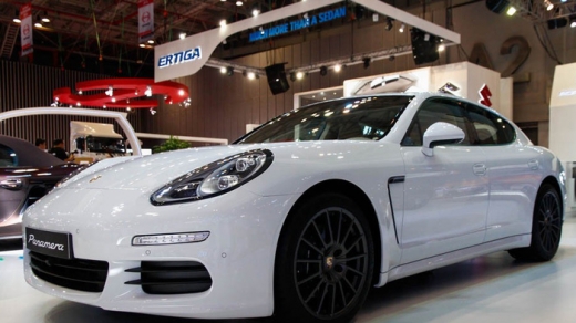 99 xe Porsche Panamera tại Việt Nam dính lỗi chập điện có thể gây cháy