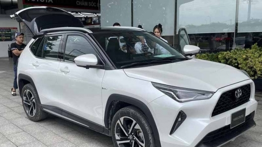 Xe mới mà ế ẩm: Toyota Yaris Cross giảm giá 100 triệu đồng