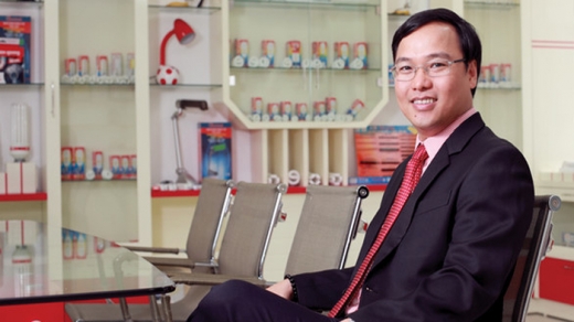 [Doanh nhân tuổi Hợi] Chủ tịch Điện Quang Hồ Quỳnh Hưng đã khởi nghiệp với 150 triệu như thế nào?