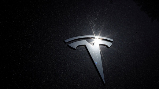 Bất chấp thách thức chuỗi cung ứng, Tesla dự báo tăng trưởng trên 50% trong năm 2022