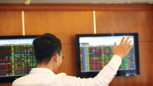 VN-Index tăng gần 9 điểm, nhiều cổ phiếu 'về bờ' sau cú sốc Covid-19