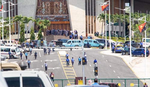Cảnh sát Papua New Guinea đập phá nhà Quốc hội đòi tiền phục vụ APEC