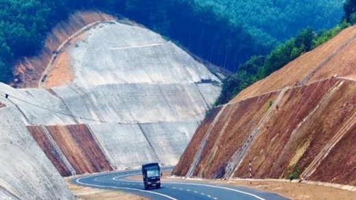 Cận cảnh cao tốc 11.500 tỷ nối Đà Nẵng – Huế trước ngày thông xe