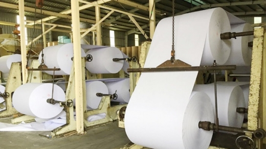 Sản xuất bột giấy tái chế: Bột giấy sạch đưa về Trung Quốc, rác ở lại Việt Nam