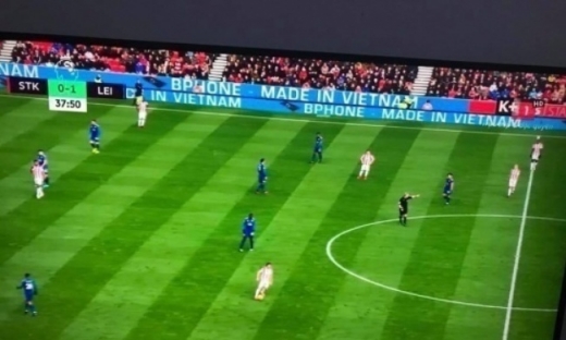Quảng cáo Bphone đã xuất hiện trên sân cỏ ngoại hạng Anh