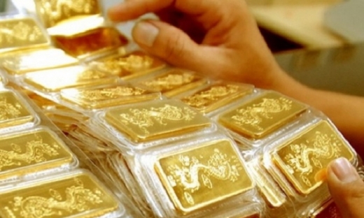 Giá vàng vượt đỉnh 59 triệu đồng/lượng, nhiều người vẫn mua vàng