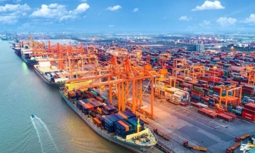 UBND TP. HCM đề nghị lùi thời gian thu phí hạ tầng cảng biển
