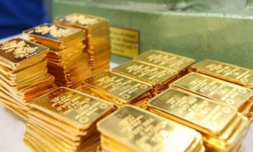 Vì sao giá vàng trong nước giảm trong khi vàng thế giới tăng?