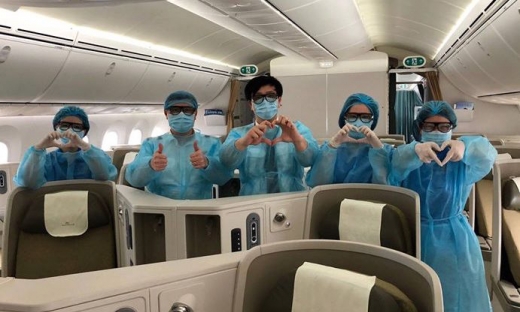 Vietnam Airlines 'giải cứu' công dân Việt Nam tại Nhật Bản về nước