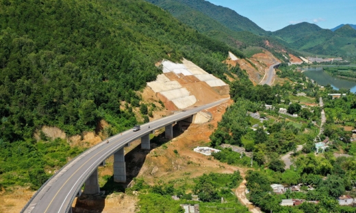 Cao tốc La Sơn - Tuý Loan: 'Nước rút' thi công, phấn đấu thông xe  trong tháng 6/2020