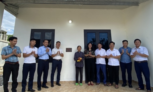 VietnamFinance Foundation khánh thành và bàn giao nhà tình thương cho bà Phạm Thị Chương