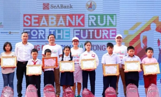 Giải ‘Cộng đồng chạy vì tương lai – SeABank run for the future’ gây quỹ học bổng cho trẻ em nghèo hiếu học
