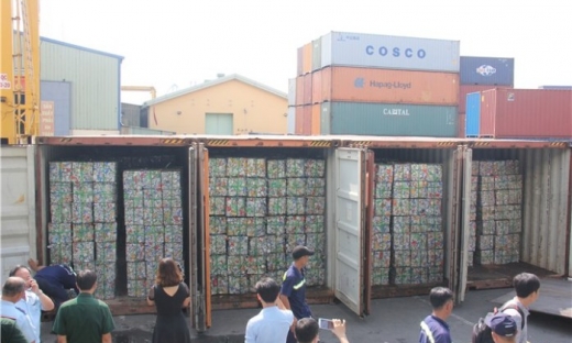 TP. HCM: 4 container phế liệu xuất khẩu luồng xanh, trốn thuế hơn 500 triệu đồng