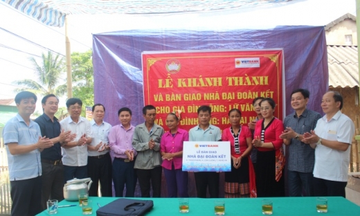 Vietbank trao tặng 2 căn nhà tình nghĩa tại Nghệ An