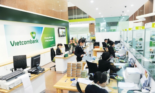 FWD Việt Nam chính thức bán bảo hiểm qua Vietcombank, độc quyền 15 năm